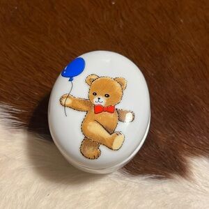 Children's Teddy Bear Oval
Porcelain Trinket Box Collectible
Baby Shower Gift